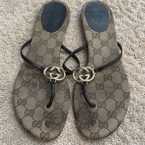 Gucci thong sandals size 9, used and still good shape